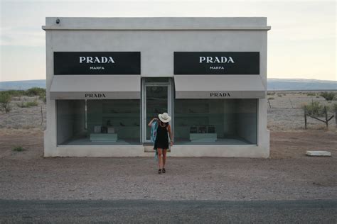 prada marfa photo shoot